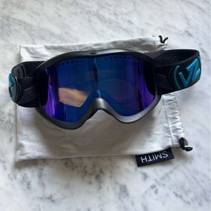 Snowboarding goggles